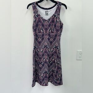 NWOT The North Face Women’s Patterned Sleeveless Stretch Flashdry Dress